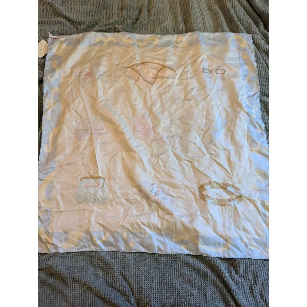 Brand New Bvlgari 100% Silk Women's Scarf Purses Merchandise Fashion Themed